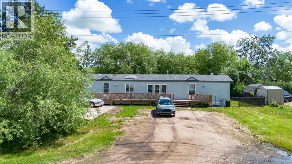 2 Elm Close, Erskine, Alberta  T0C 1G0 - Photo 3 - A2316088