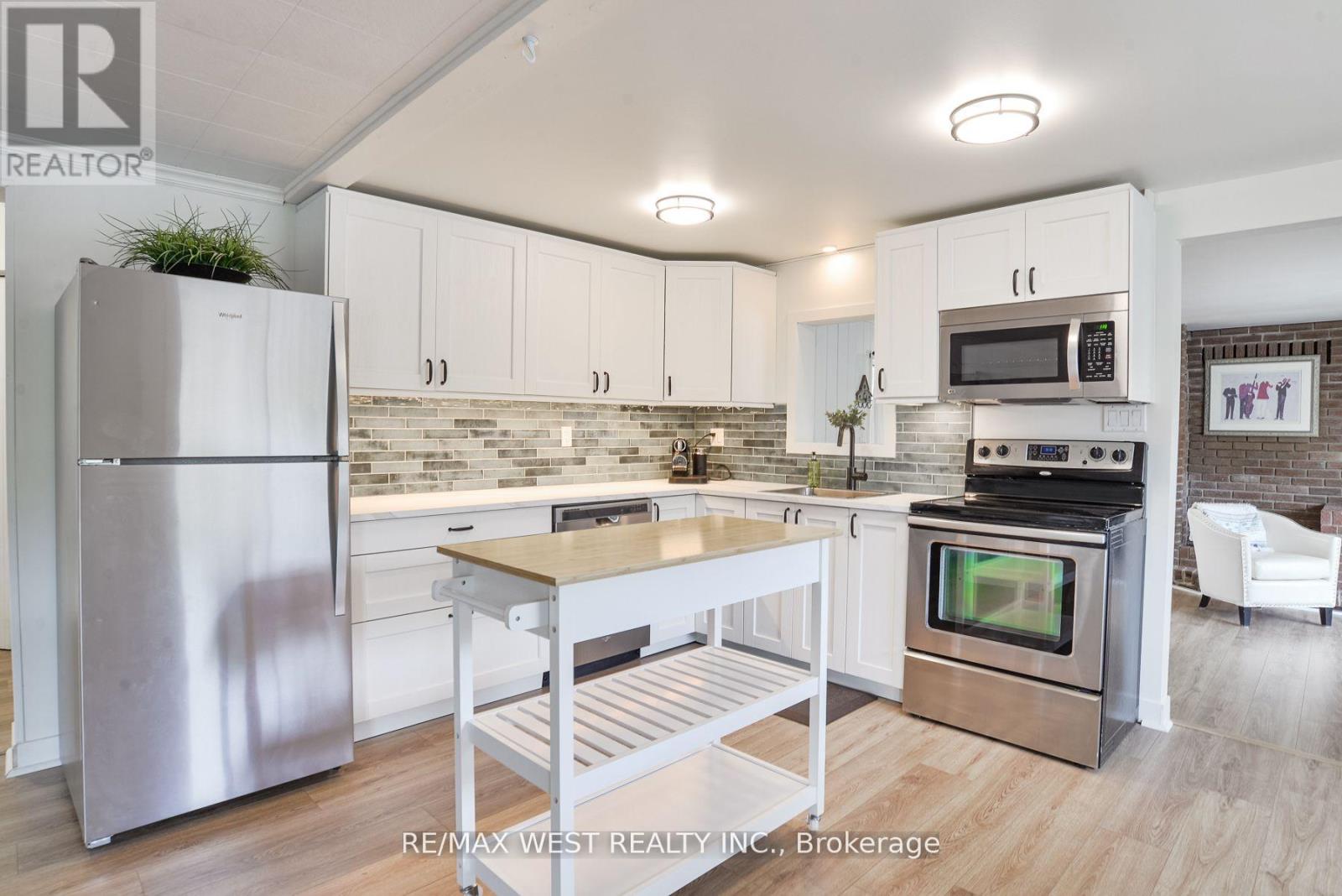 8060 Oakridge Drive, Ramara, Ontario  L0K 2B0 - Photo 6 - S13673474