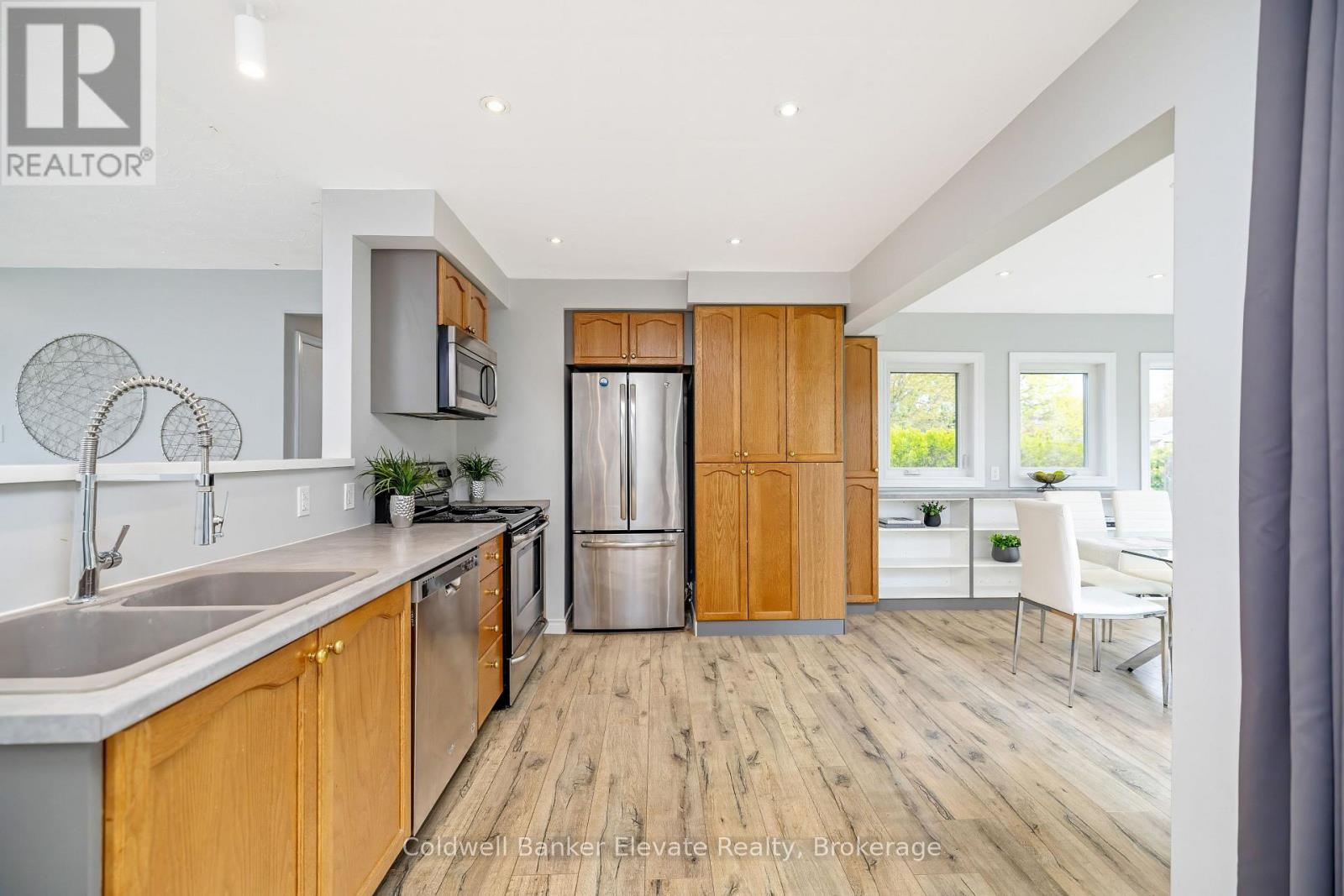 39 Mcgilvray Crescent, Halton Hills, Ontario  L7G 1L7 - Photo 14 - W13673428