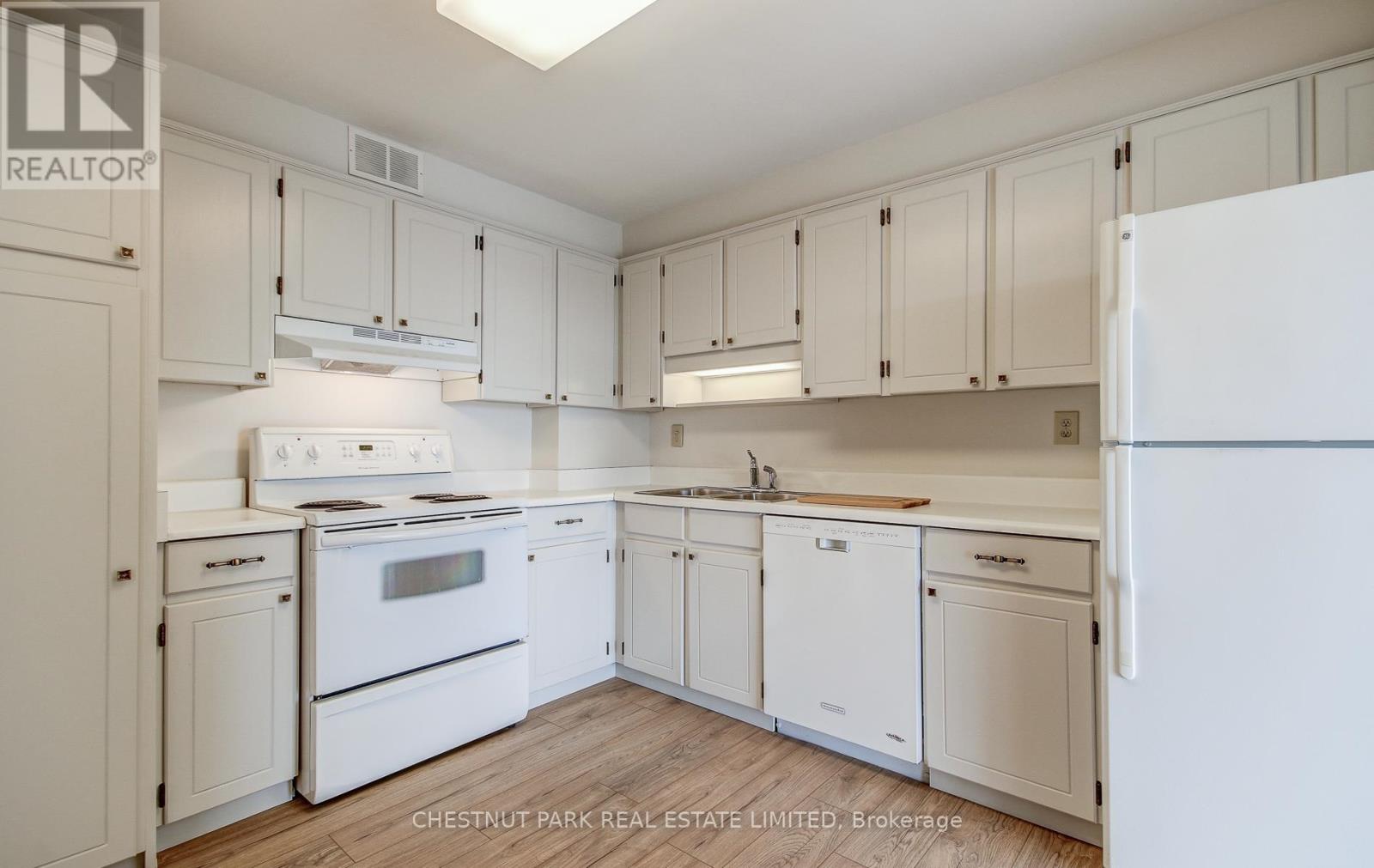 812 - 1400 Dixie Road, Mississauga, Ontario  L5E 3E1 - Photo 12 - W13673446