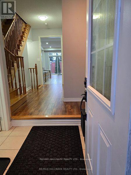 32 Kempenfelt Trail, Brampton, Ontario  L7A 0Z6 - Photo 3 - W13673468