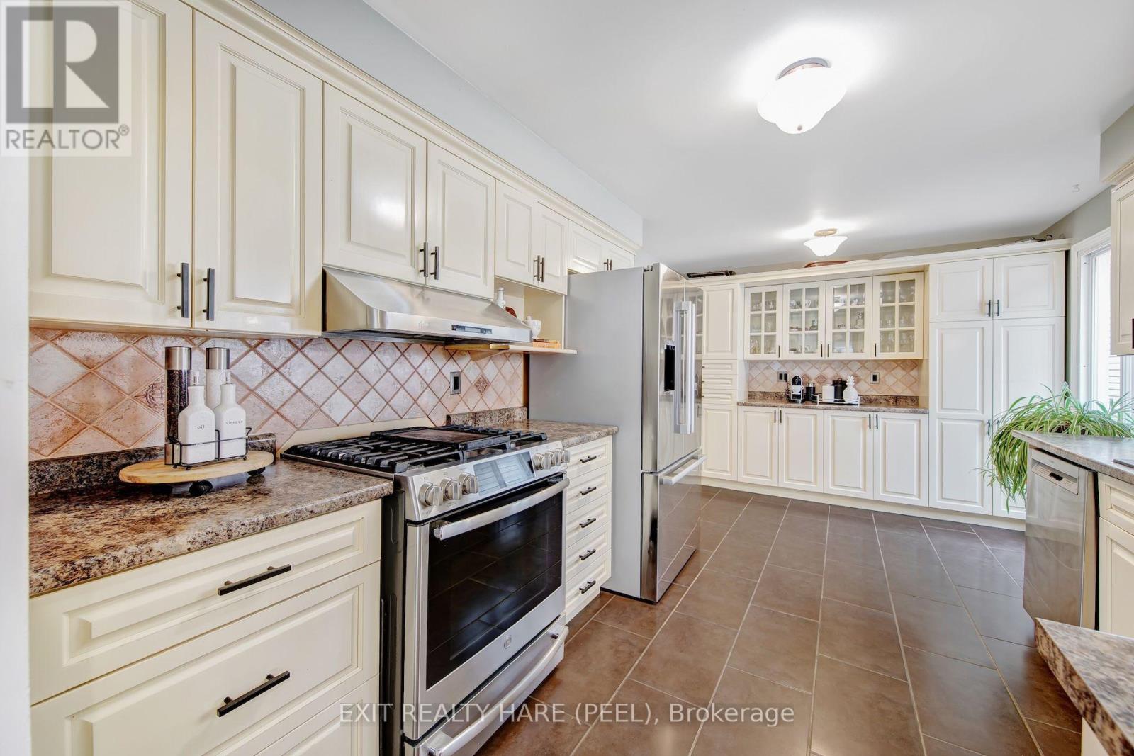 48 Nanport Street, Brampton (Westgate), Ontario  L6S 4A3 - Photo 13 - W13673496