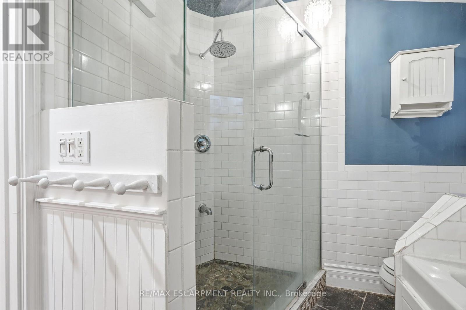 Upper - 359 Herkimer Street, Hamilton, Ontario  L8P 2J2 - Photo 14 - X13673394