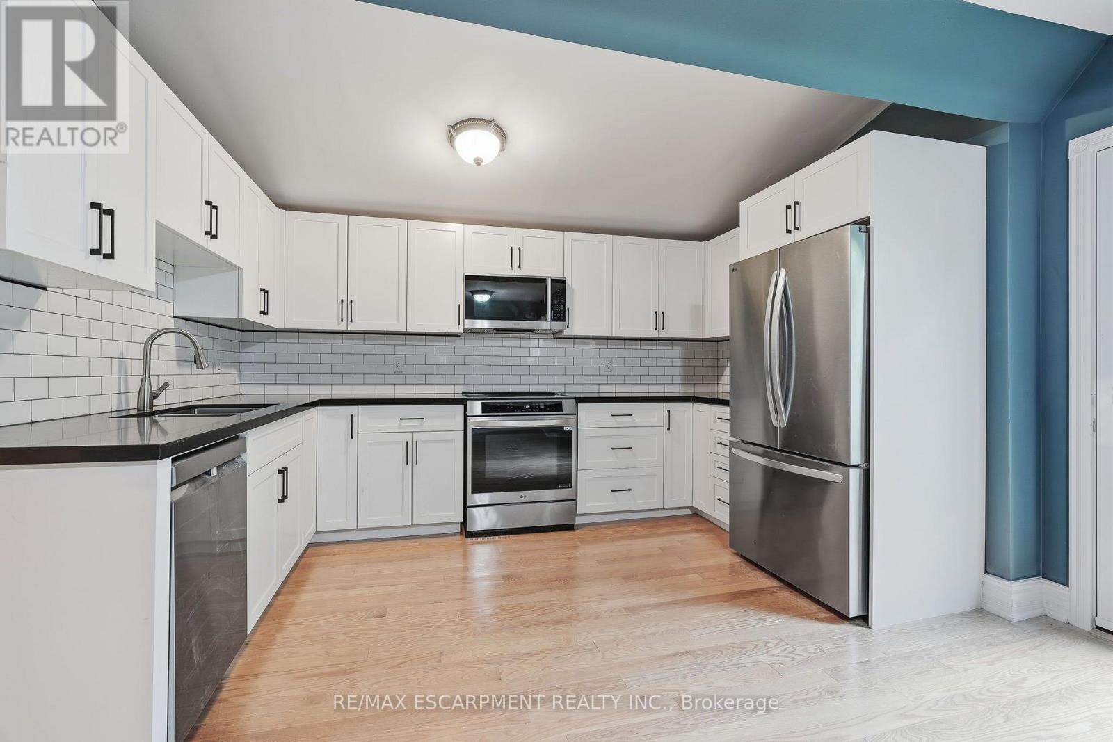 Upper - 359 Herkimer Street, Hamilton, Ontario  L8P 2J2 - Photo 16 - X13673394