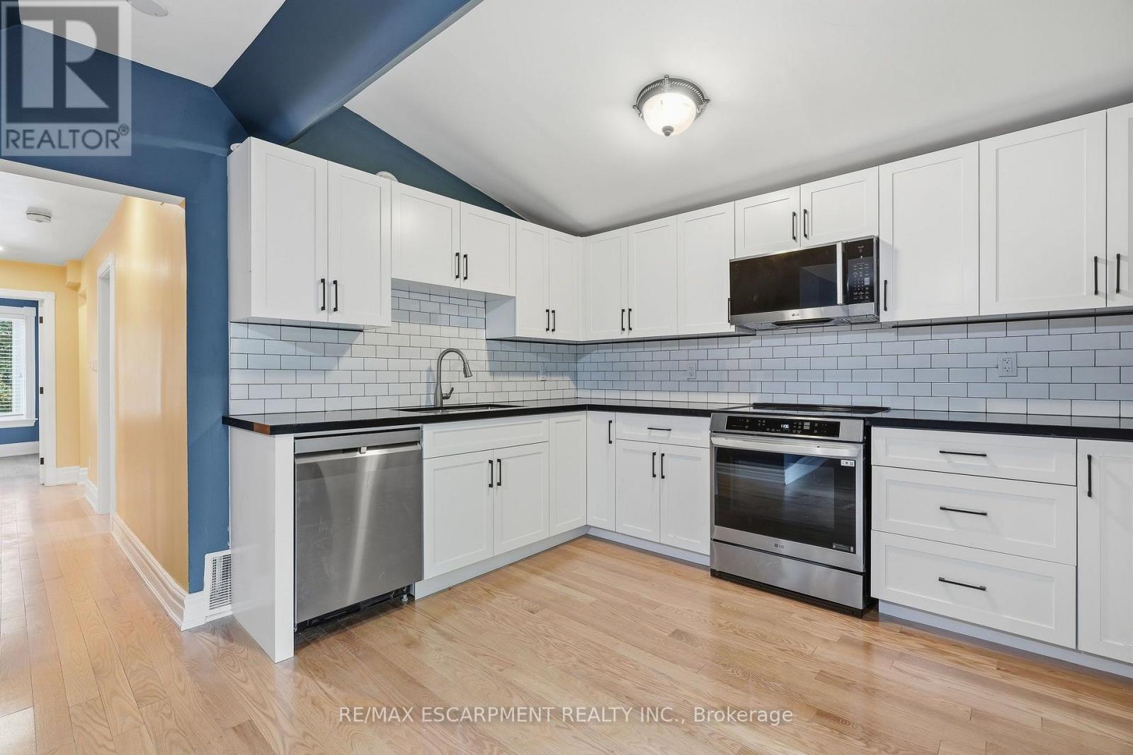 Upper - 359 Herkimer Street, Hamilton, Ontario  L8P 2J2 - Photo 17 - X13673394