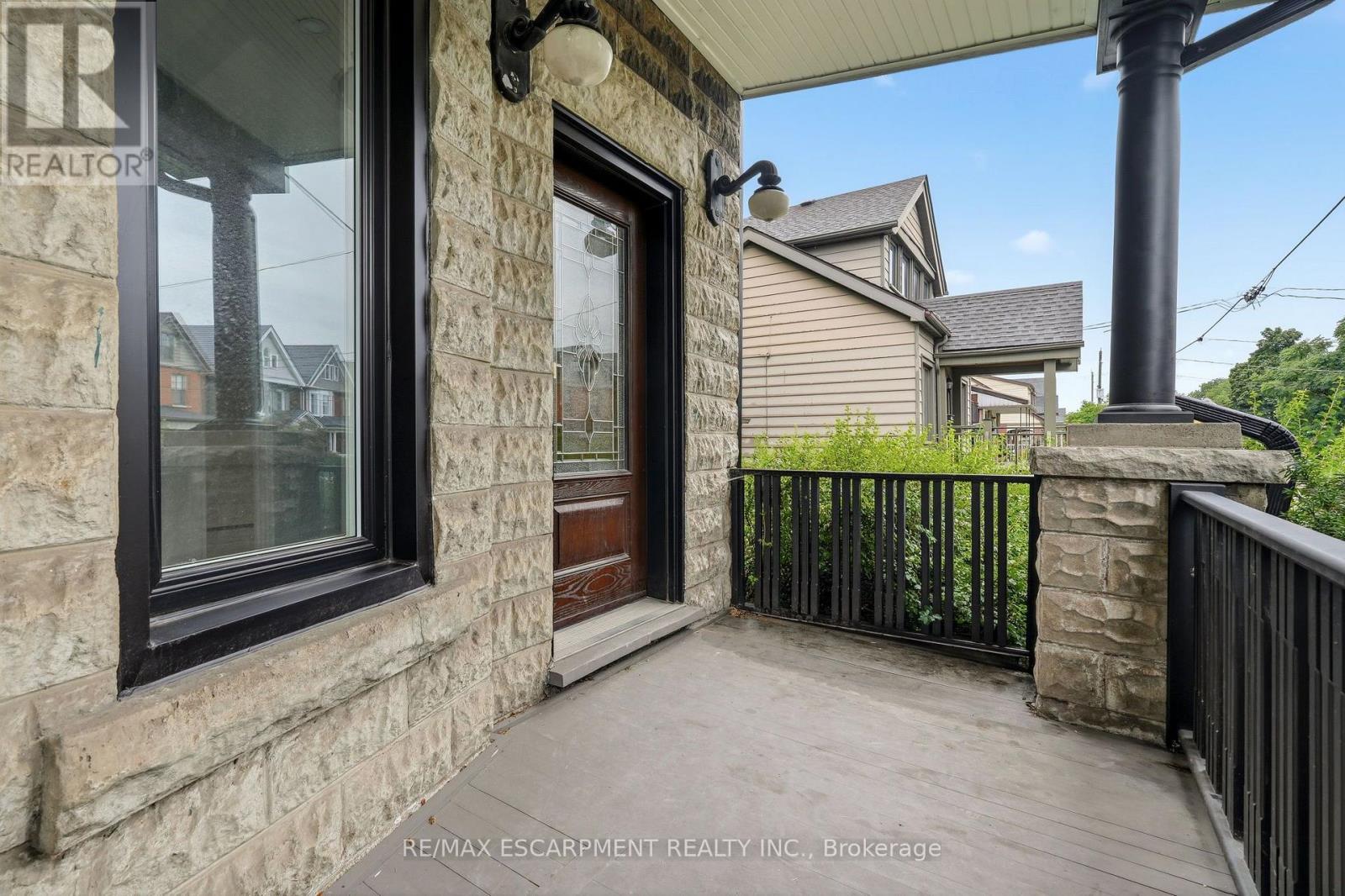 Upper - 359 Herkimer Street, Hamilton, Ontario  L8P 2J2 - Photo 3 - X13673394