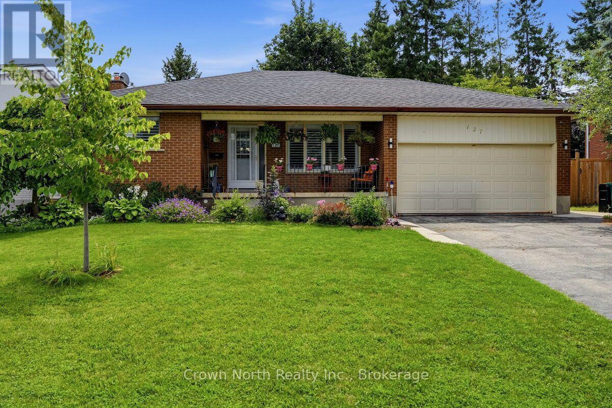 127 CARSON DRIVE, Kitchener, Ontario