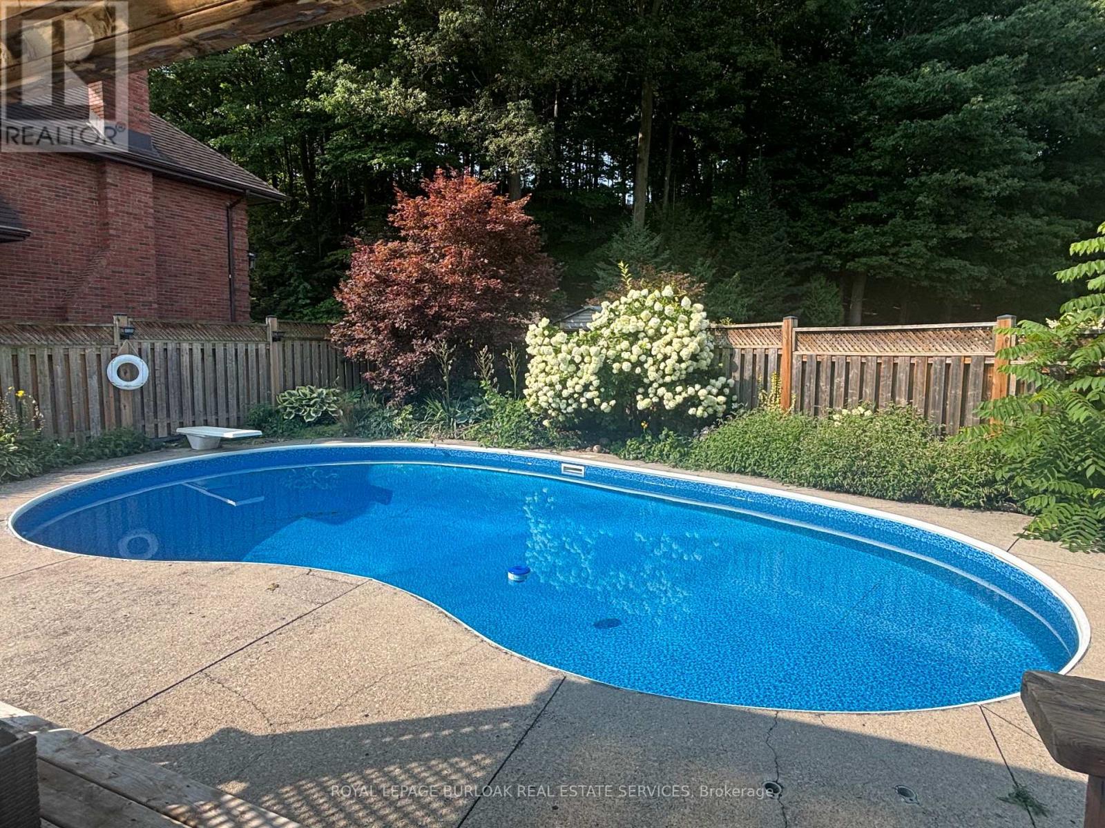 4 Sunhaven Court, Hamilton, Ontario  L8G 4G7 - Photo 2 - X13673546