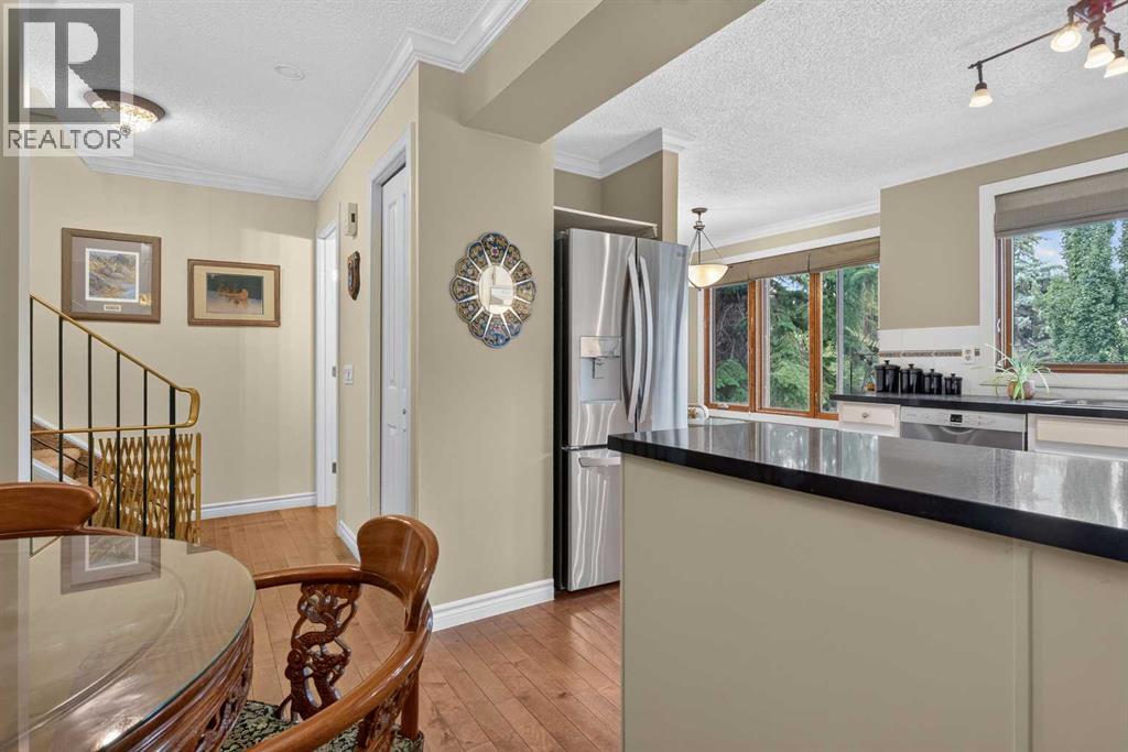 12, 140 Point Drive NW, Calgary, Alberta T3B 4W3 - Photo 13 - A2328486