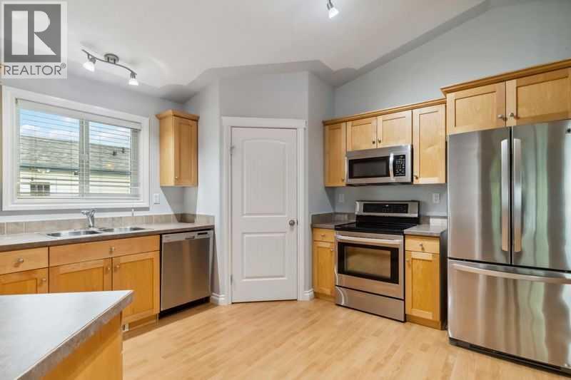 221 Ash Way, Fort Mcmurray, Alberta  T9K 0G2 - Photo 13 - A2336336