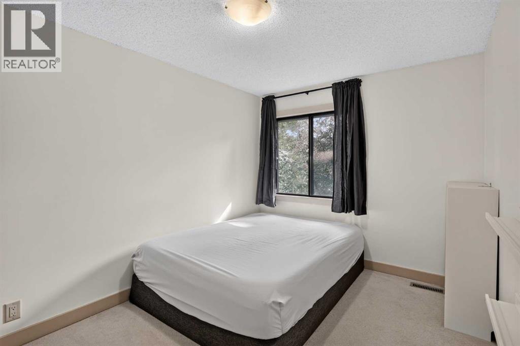 571 Point Mckay Grove NW, Calgary, Alberta T3B 5C4 - Photo 15 - A2332324