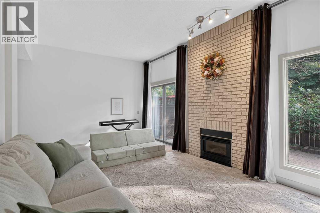 571 Point Mckay Grove NW, Calgary, Alberta T3B 5C4 - Photo 5 - A2332324