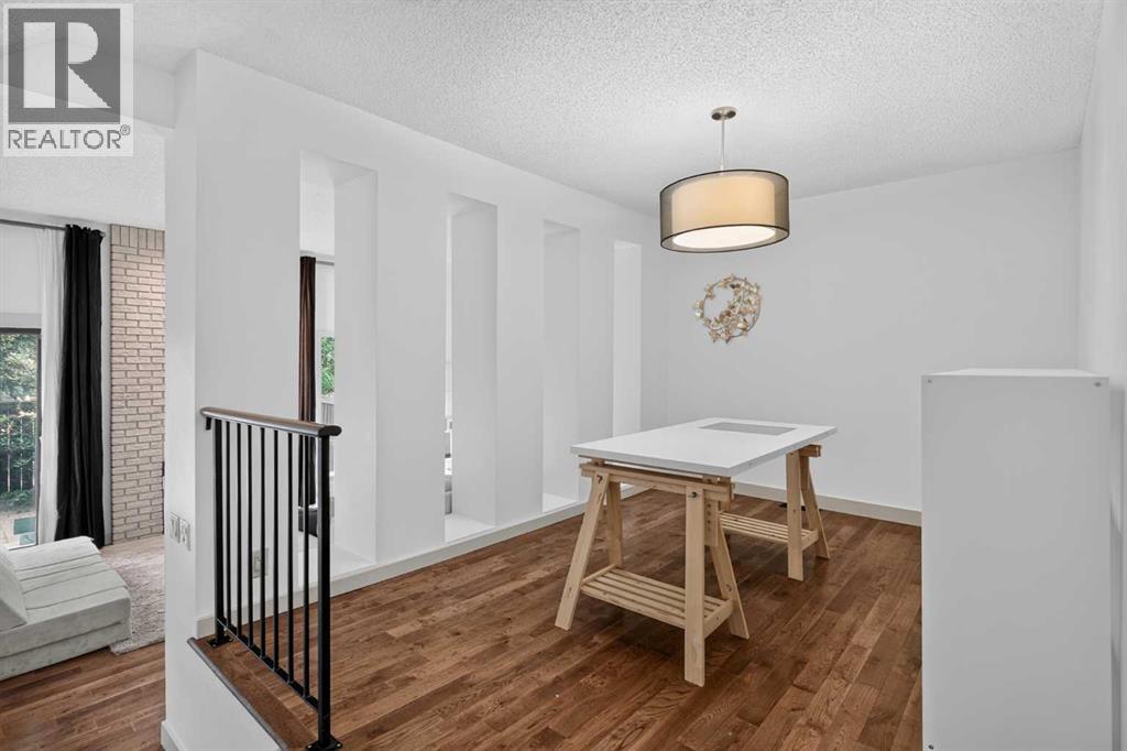 571 Point Mckay Grove NW, Calgary, Alberta T3B 5C4 - Photo 8 - A2332324