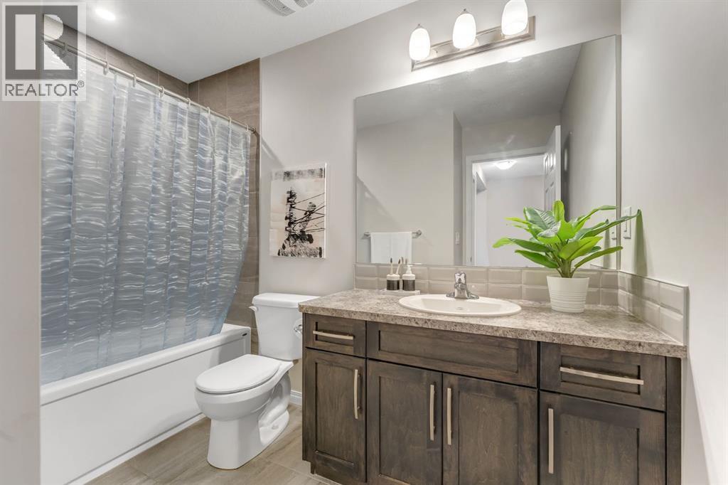 121 Osborne Common SW, Airdrie, Alberta  T4B 5G6 - Photo 30 - A2337175