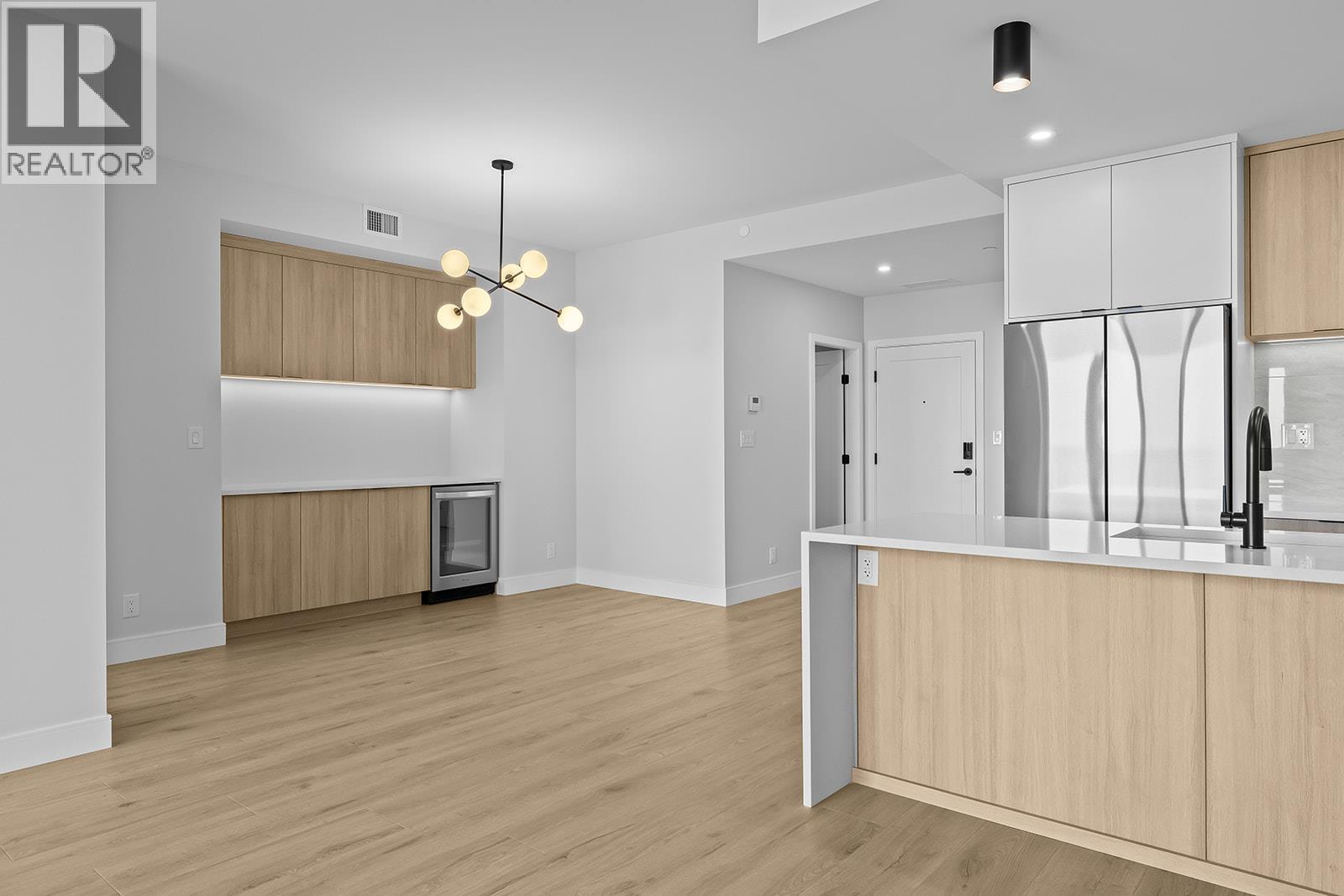 75 Predator Ridge Drive Unit# 301, Vernon, British Columbia  V1H 1G4 - Photo 15 - 10397008