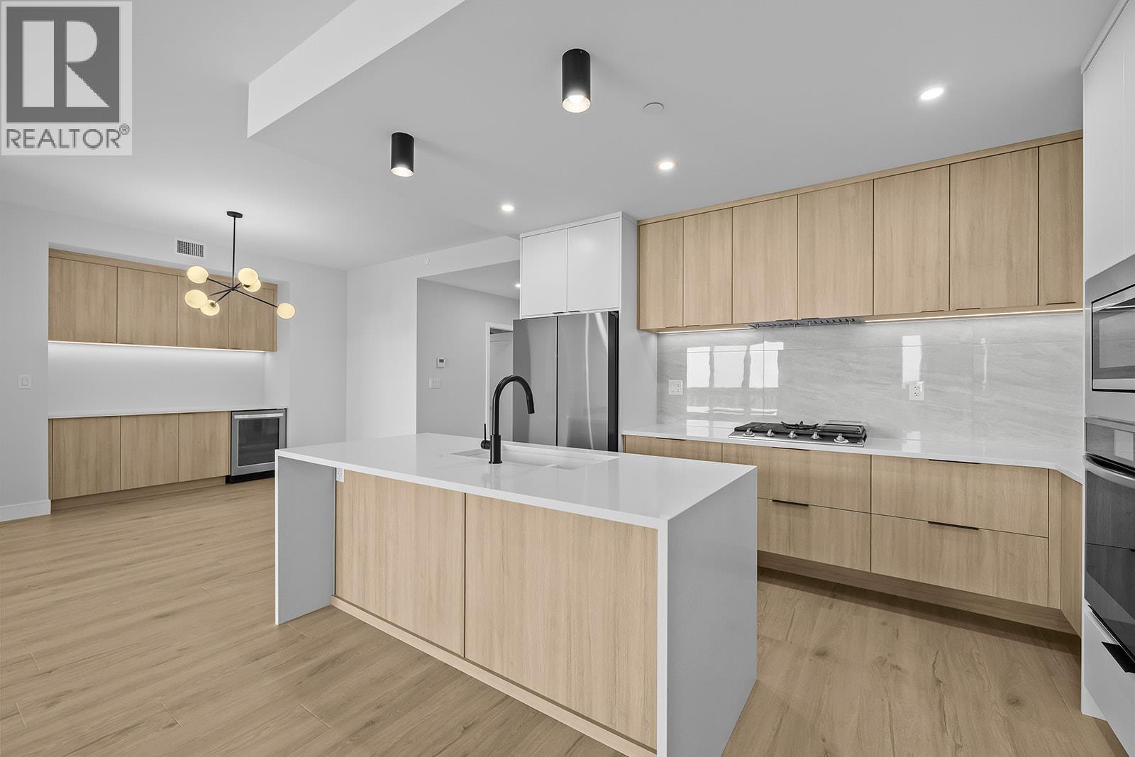 75 Predator Ridge Drive Unit# 301, Vernon, British Columbia  V1H 1G4 - Photo 8 - 10397008