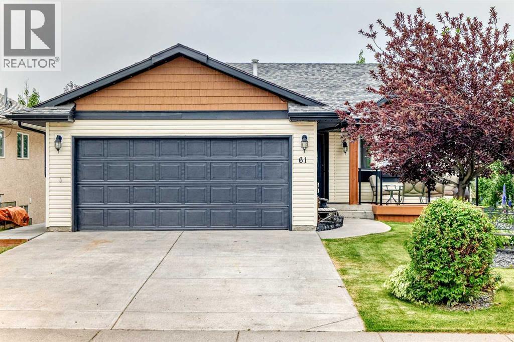 61 West Edge Road, Cochrane, Alberta  T4C 1M7 - Photo 1 - A2337172