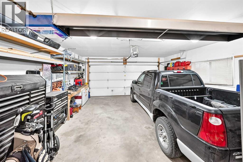61 West Edge Road, Cochrane, Alberta  T4C 1M7 - Photo 41 - A2337172