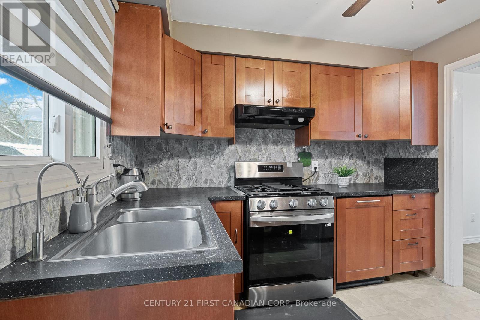54 Brennan Drive N, Strathroy-Caradoc, Ontario  N7G 3S3 - Photo 8 - X13673570