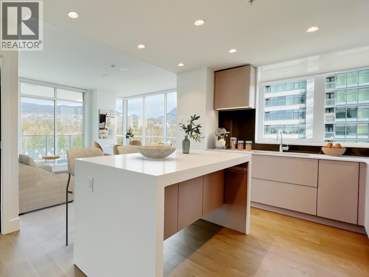 807 1675 Lions Gate Lane, North Vancouver, British Columbia  V7P 0E3 - Photo 4 - R3155599