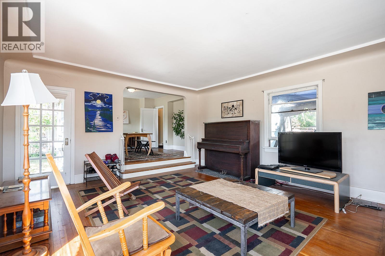 423 Cumberland Street, New Westminster, British Columbia  V3L 3G6 - Photo 4 - R3155605