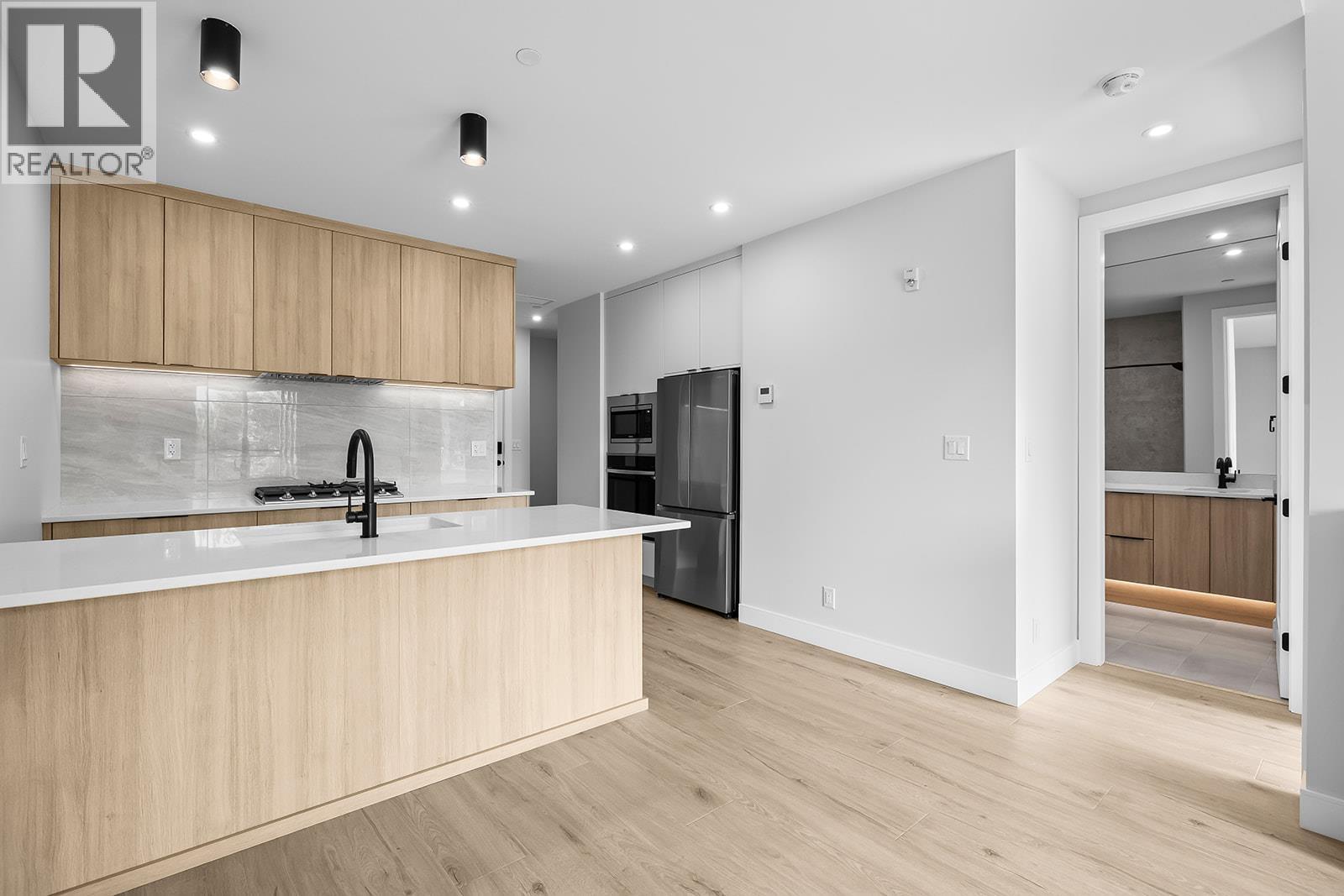 75 Predator Ridge Drive Unit# 208, Vernon, British Columbia  V1H 1G4 - Photo 1 - 10397005