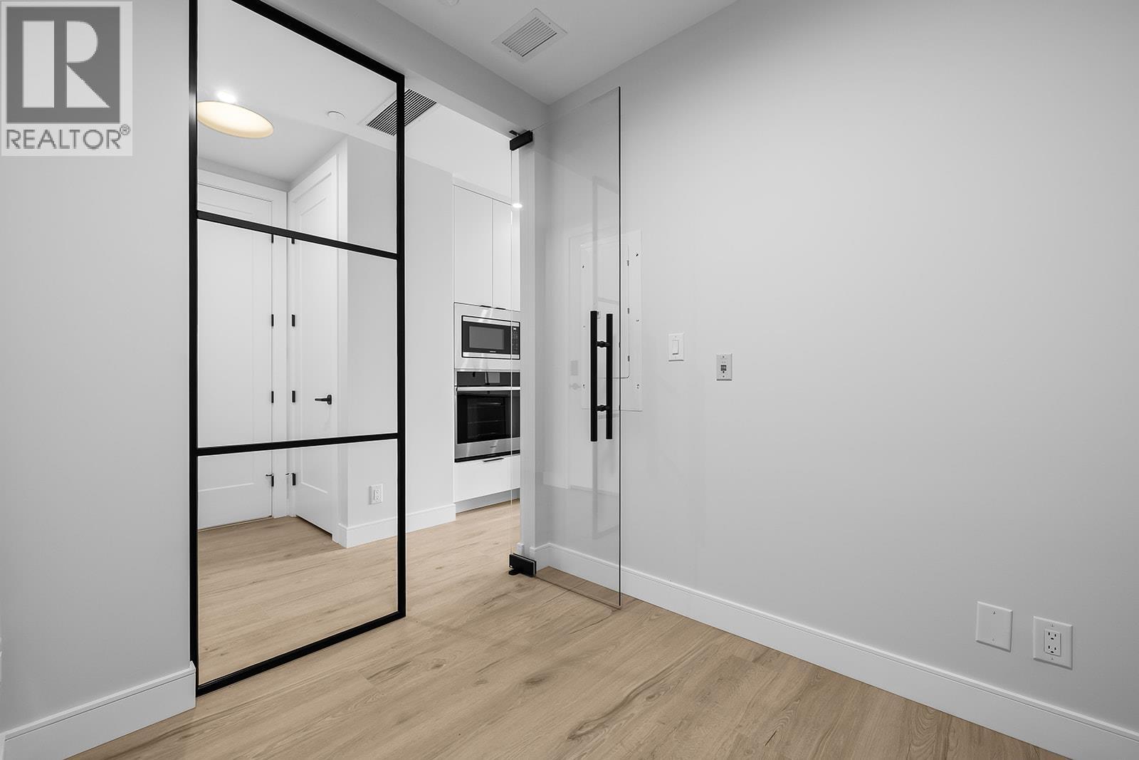 75 Predator Ridge Drive Unit# 208, Vernon, British Columbia  V1H 1G4 - Photo 27 - 10397005