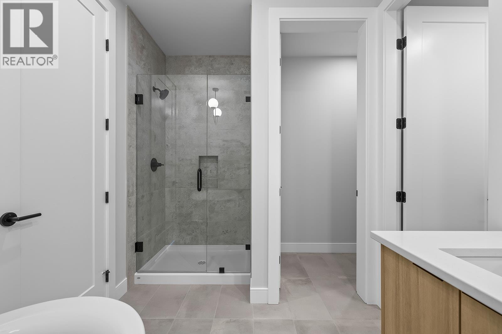 75 Predator Ridge Drive Unit# 205, Vernon, British Columbia  V1H 1G4 - Photo 29 - 10397002