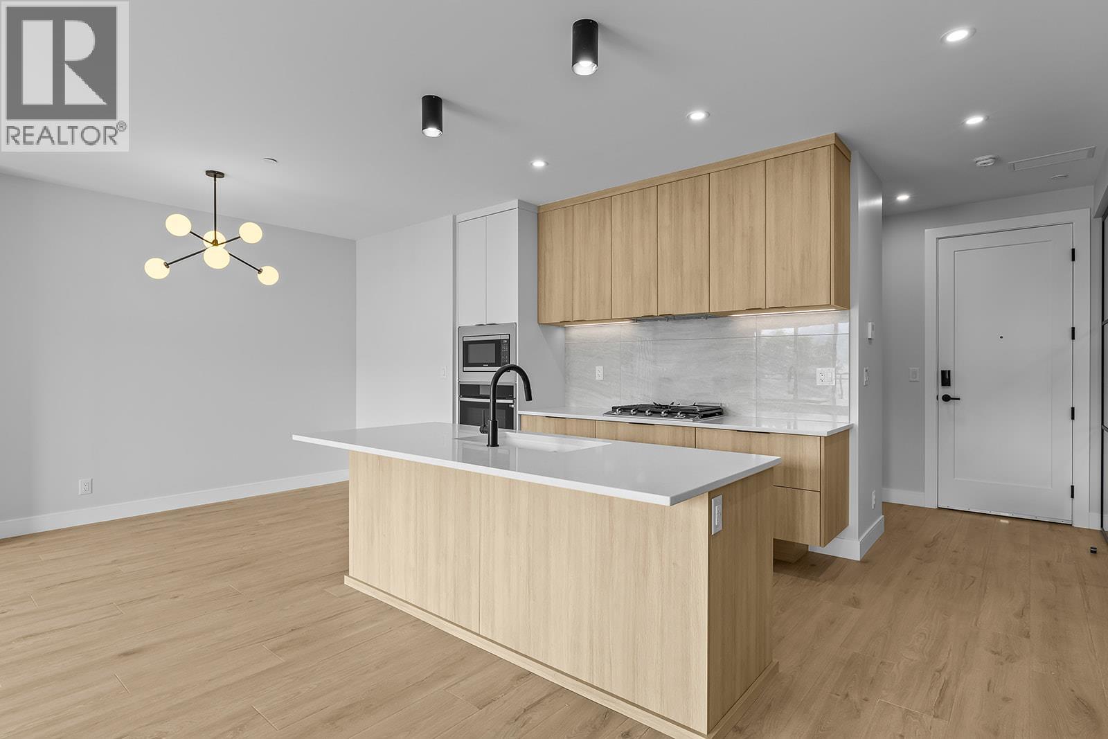 75 Predator Ridge Drive Unit# 205, Vernon, British Columbia  V1H 1G4 - Photo 8 - 10397002