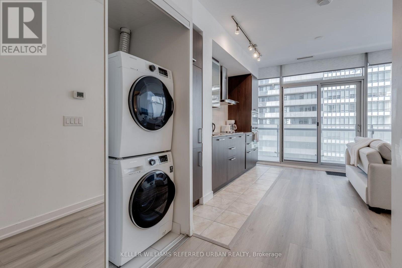1812 - 14 York Street, Toronto, Ontario  M5J 0B1 - Photo 12 - C13673594