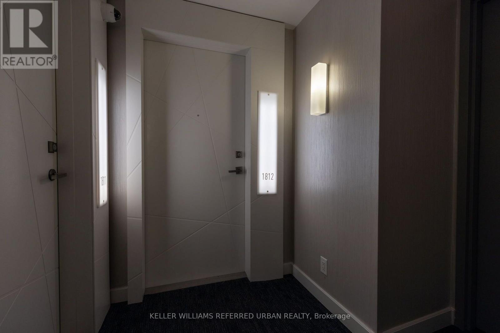 1812 - 14 York Street, Toronto, Ontario  M5J 0B1 - Photo 2 - C13673594