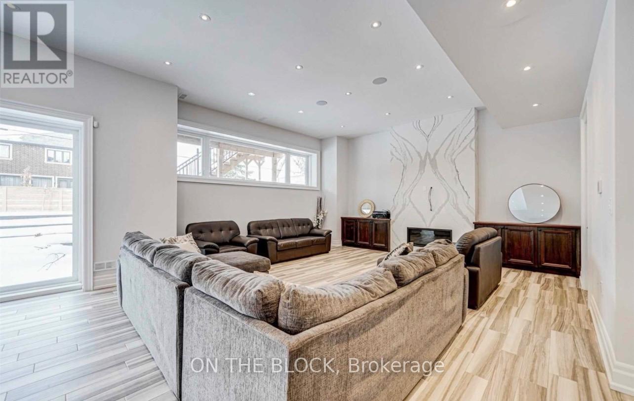 408 Connaught Avenue, Toronto, Ontario  M2R 2M2 - Photo 24 - C13673622