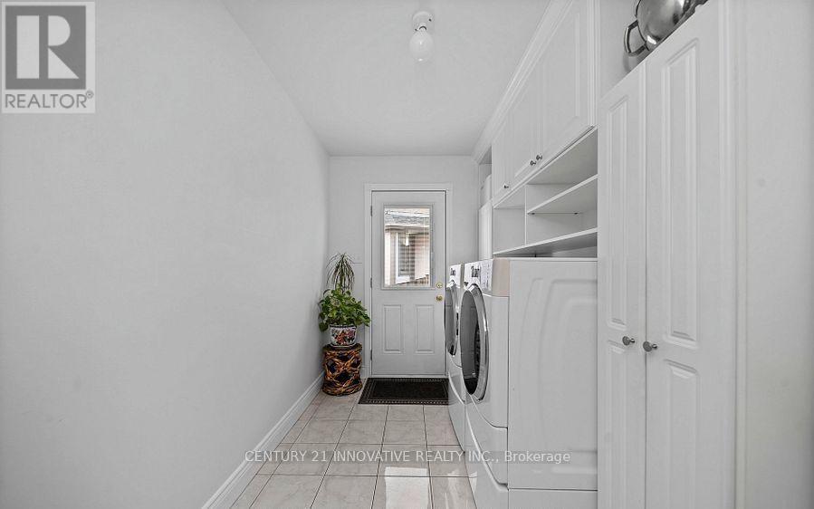915 Catskill Drive E, Oshawa, Ontario  L1J 8J9 - Photo 11 - E13673592