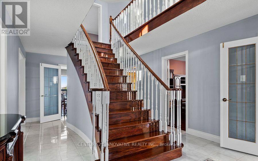 915 Catskill Drive E, Oshawa, Ontario  L1J 8J9 - Photo 9 - E13673592