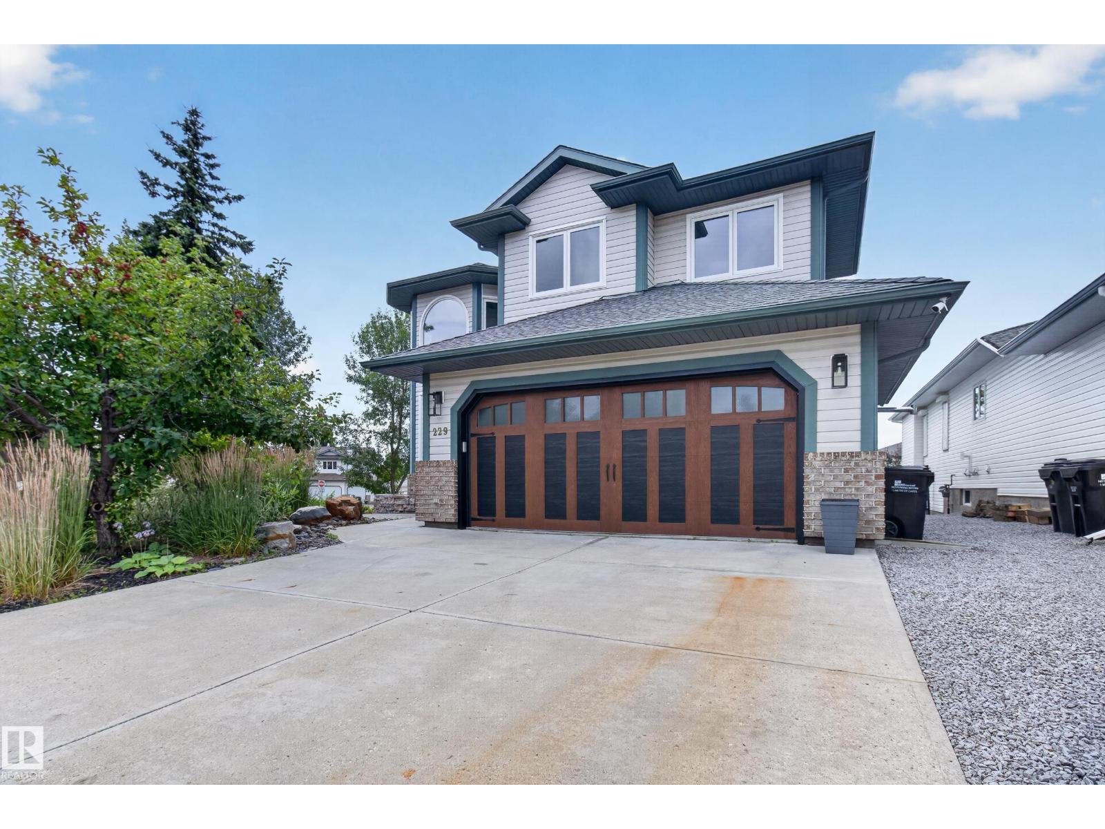 229 HILLCREST CT, Sherwood Park, Alberta