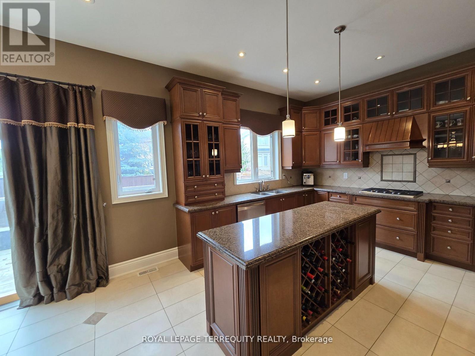 19 Black Diamond Crescent, Brampton, Ontario  L6X 0V8 - Photo 15 - W13673572
