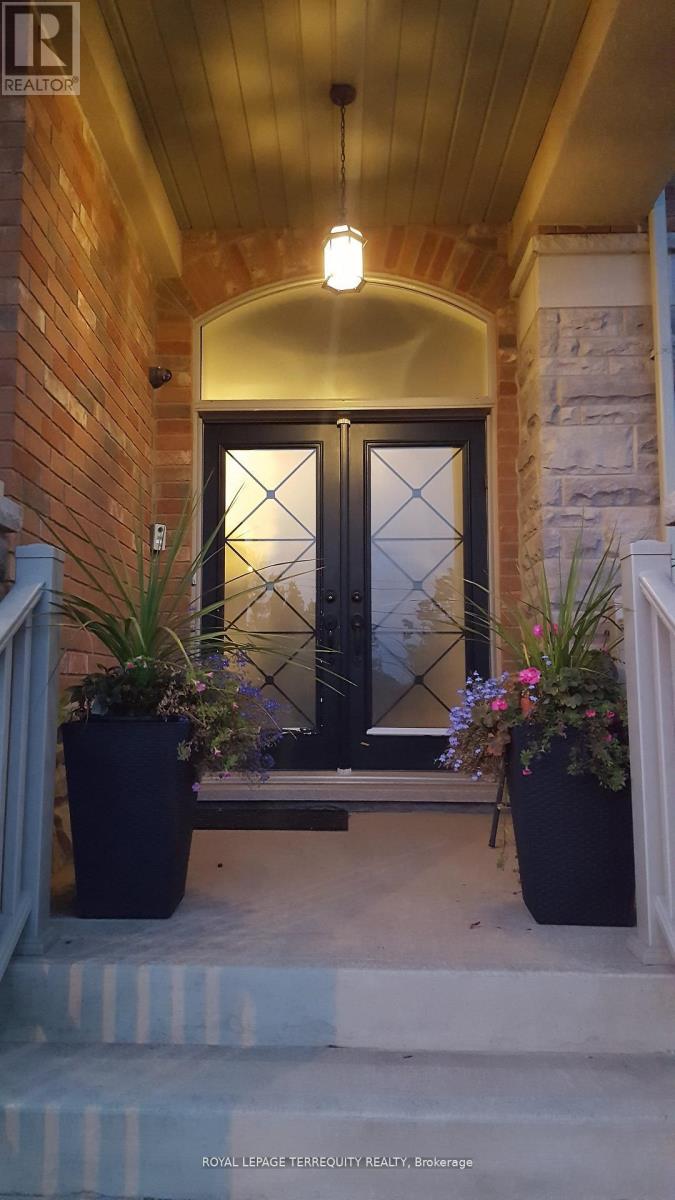 19 Black Diamond Crescent, Brampton, Ontario  L6X 0V8 - Photo 2 - W13673572