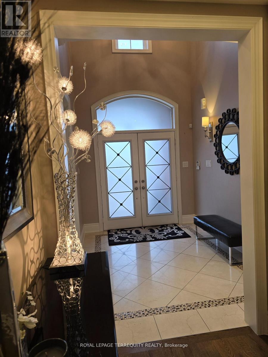 19 Black Diamond Crescent, Brampton, Ontario  L6X 0V8 - Photo 3 - W13673572