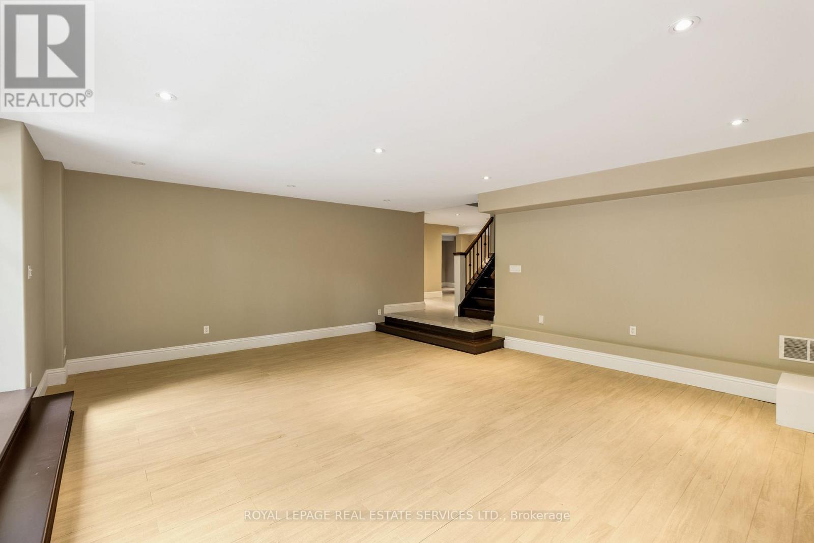 1387 Willowdown Road, Oakville, Ontario  L6L 1X2 - Photo 35 - W13673574