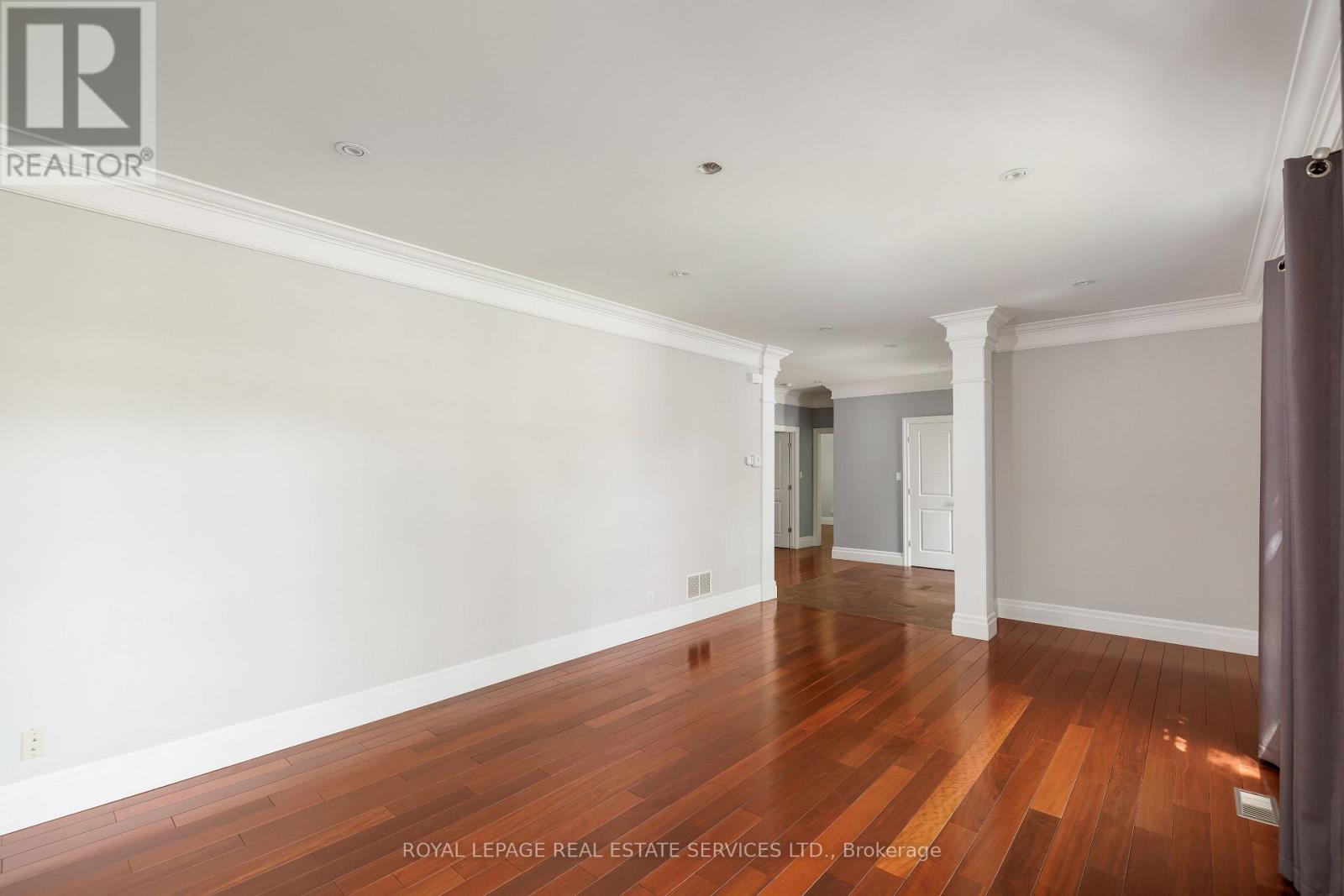 1387 Willowdown Road, Oakville, Ontario  L6L 1X2 - Photo 9 - W13673574