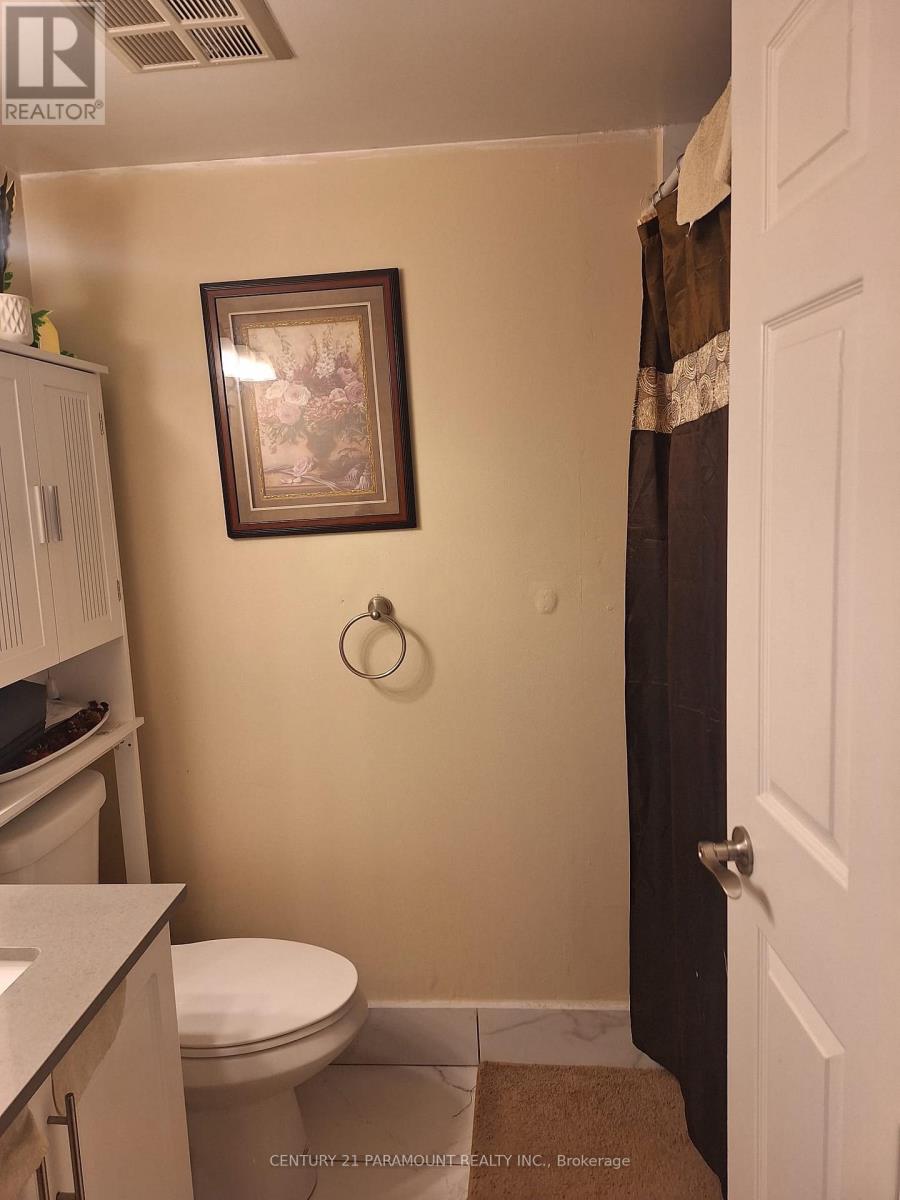 404 - 325 WEBB DRIVE N