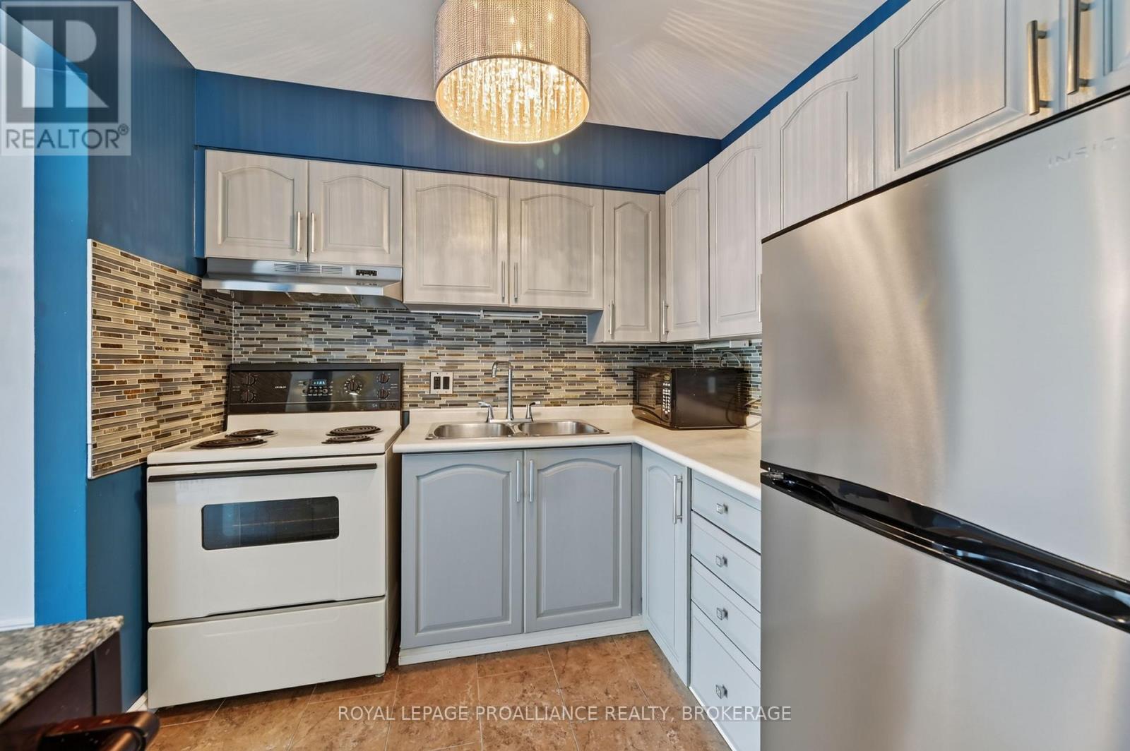 411 - 316 Kingsdale Avenue, Kingston, Ontario K7M 8S2 - Photo 6 - X13501580