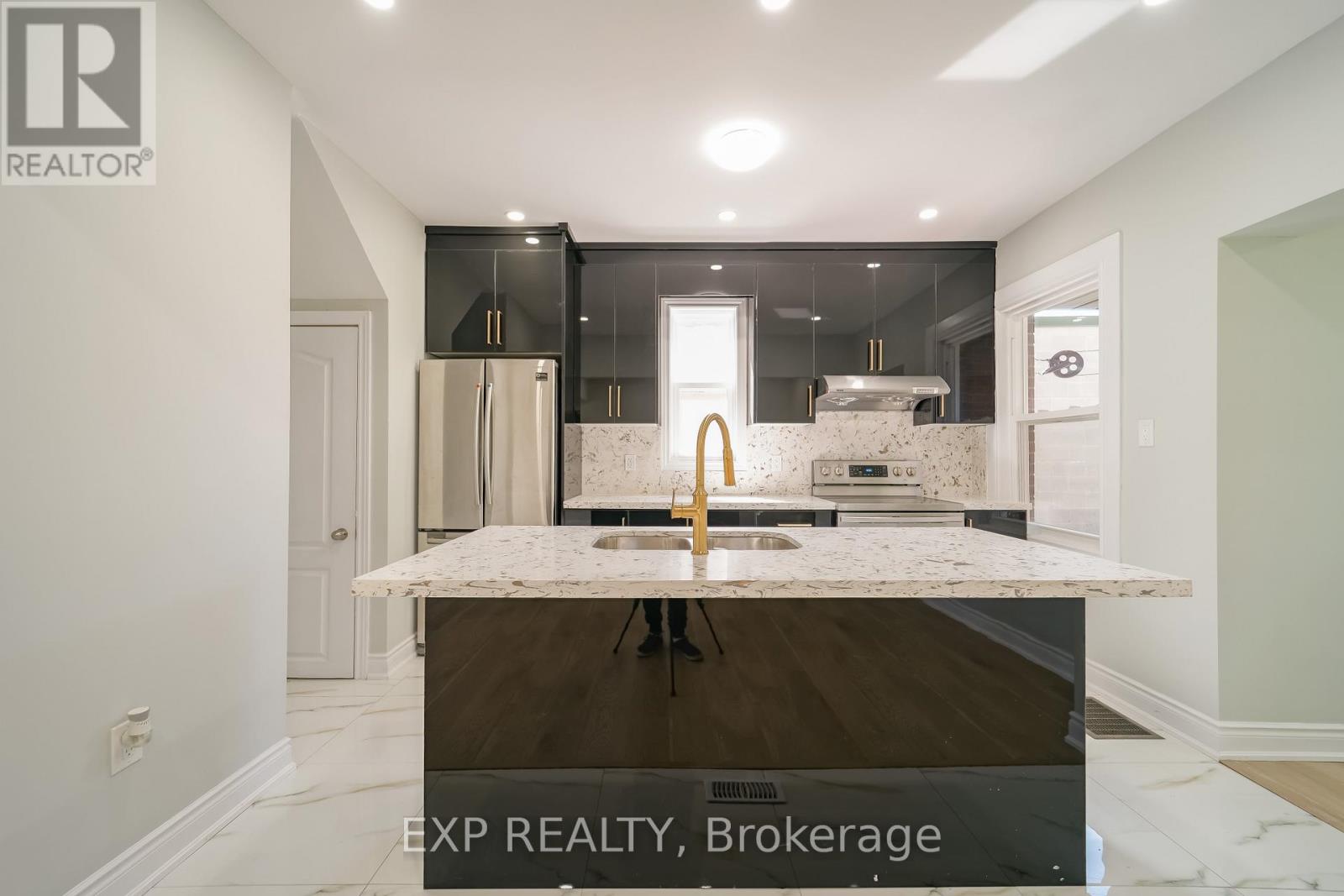 UPSTAIRS - 1509 MAIN STREET E, Hamilton, Ontario