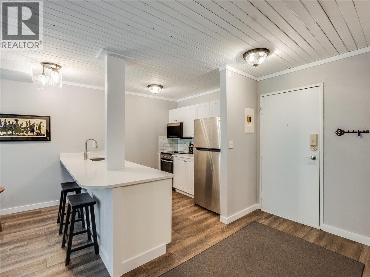 1800 Kirkup Avenue Unit# 207, Rossland, British Columbia  V0G 1Y0 - Photo 3 - 10394342