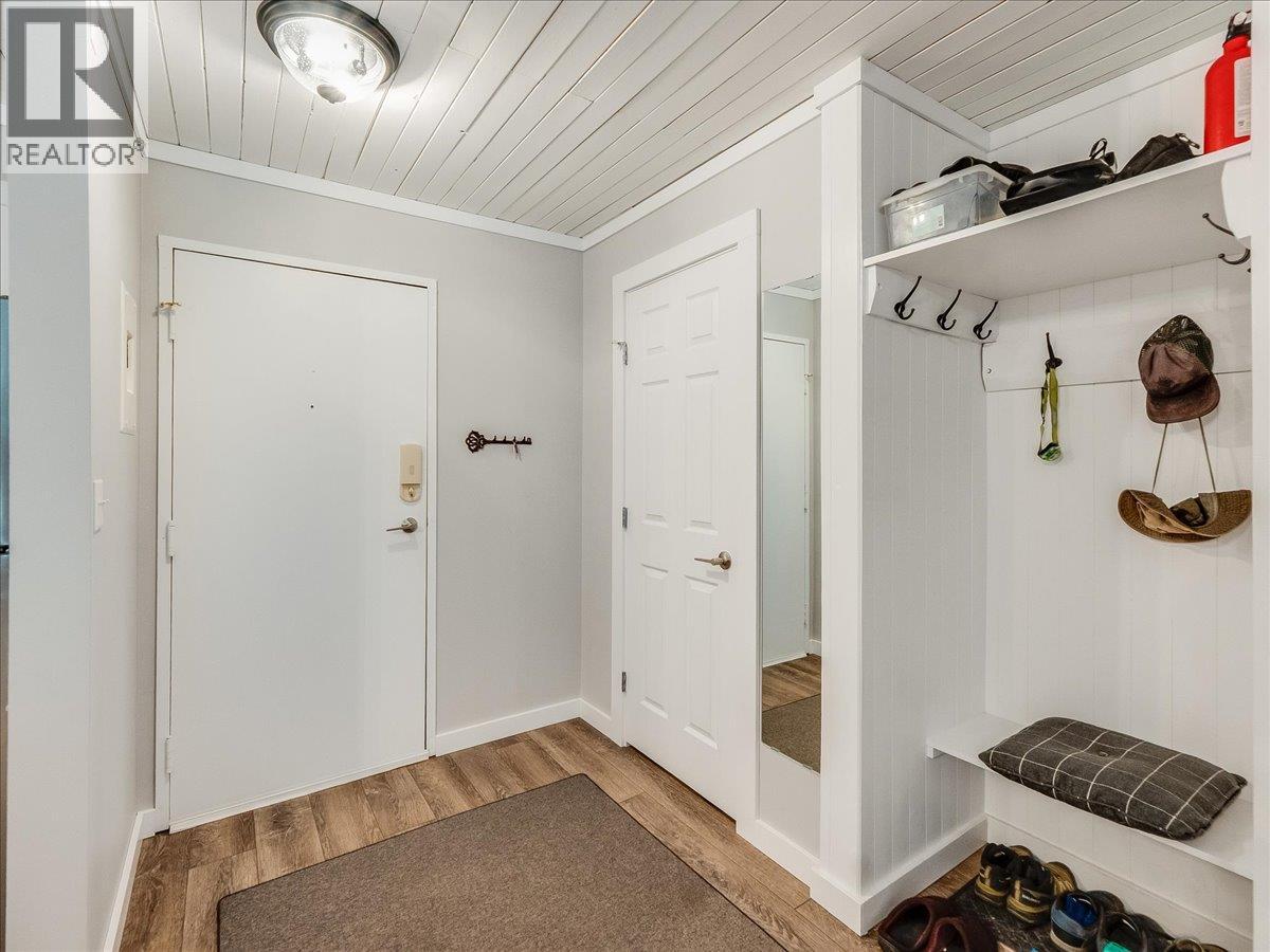 1800 Kirkup Avenue Unit# 207, Rossland, British Columbia  V0G 1Y0 - Photo 2 - 10394342