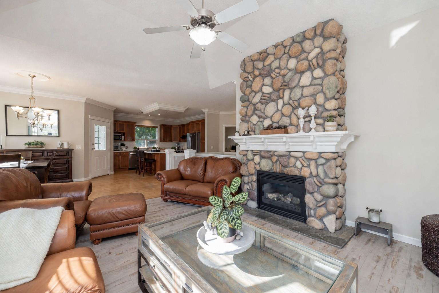 32998 Boothby Avenue, Mission, British Columbia  V2V 7R6 - Photo 8 - R3154033