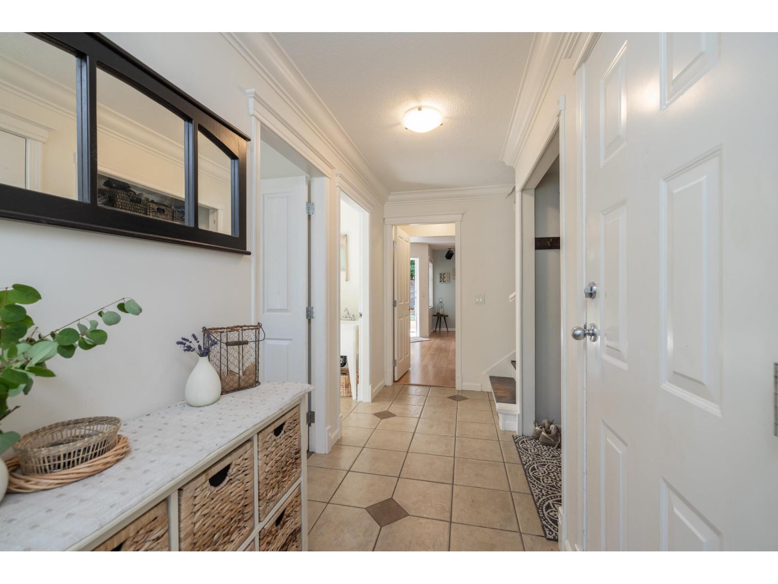 32998 Boothby Avenue, Mission, British Columbia  V2V 7R6 - Photo 5 - R3154033