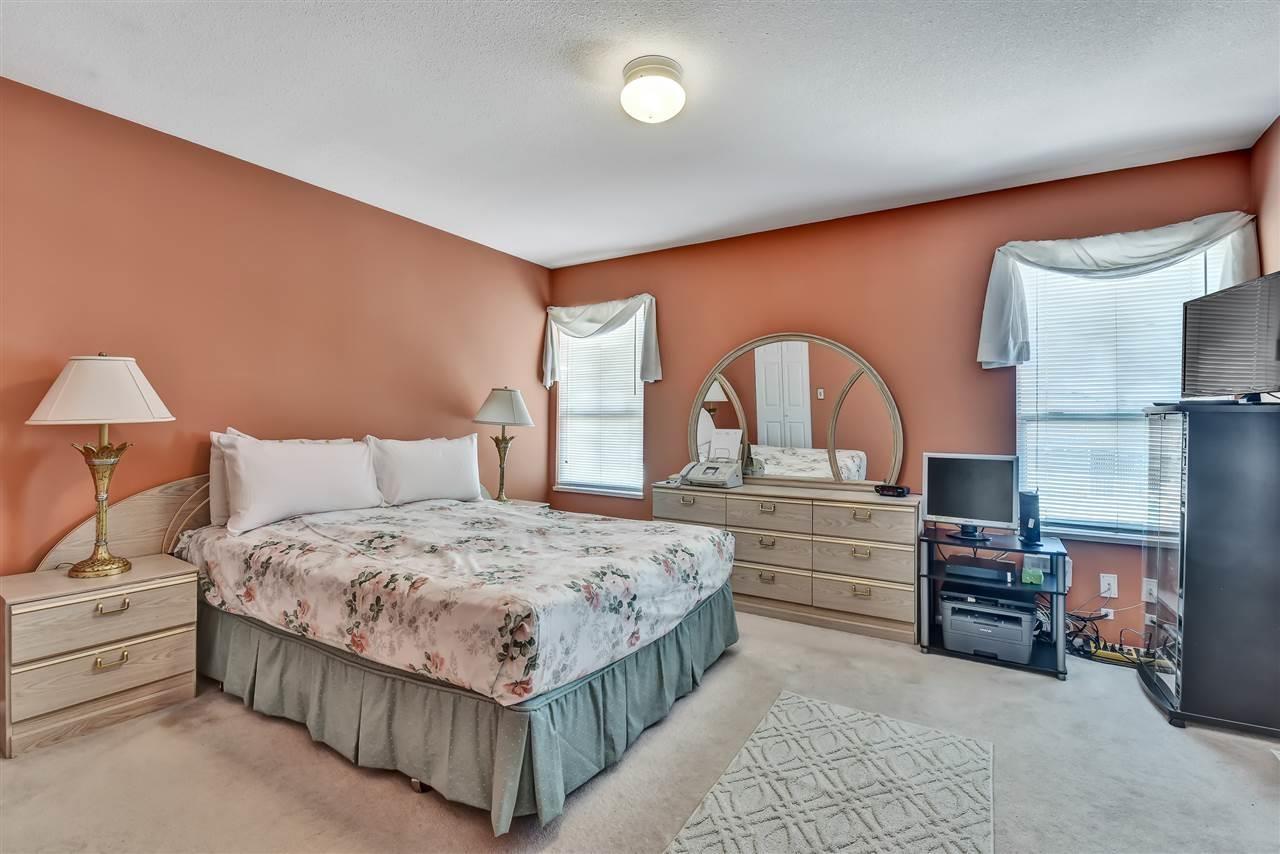 9256 152 Street, Surrey, British Columbia  V3R 4G2 - Photo 11 - R3148936