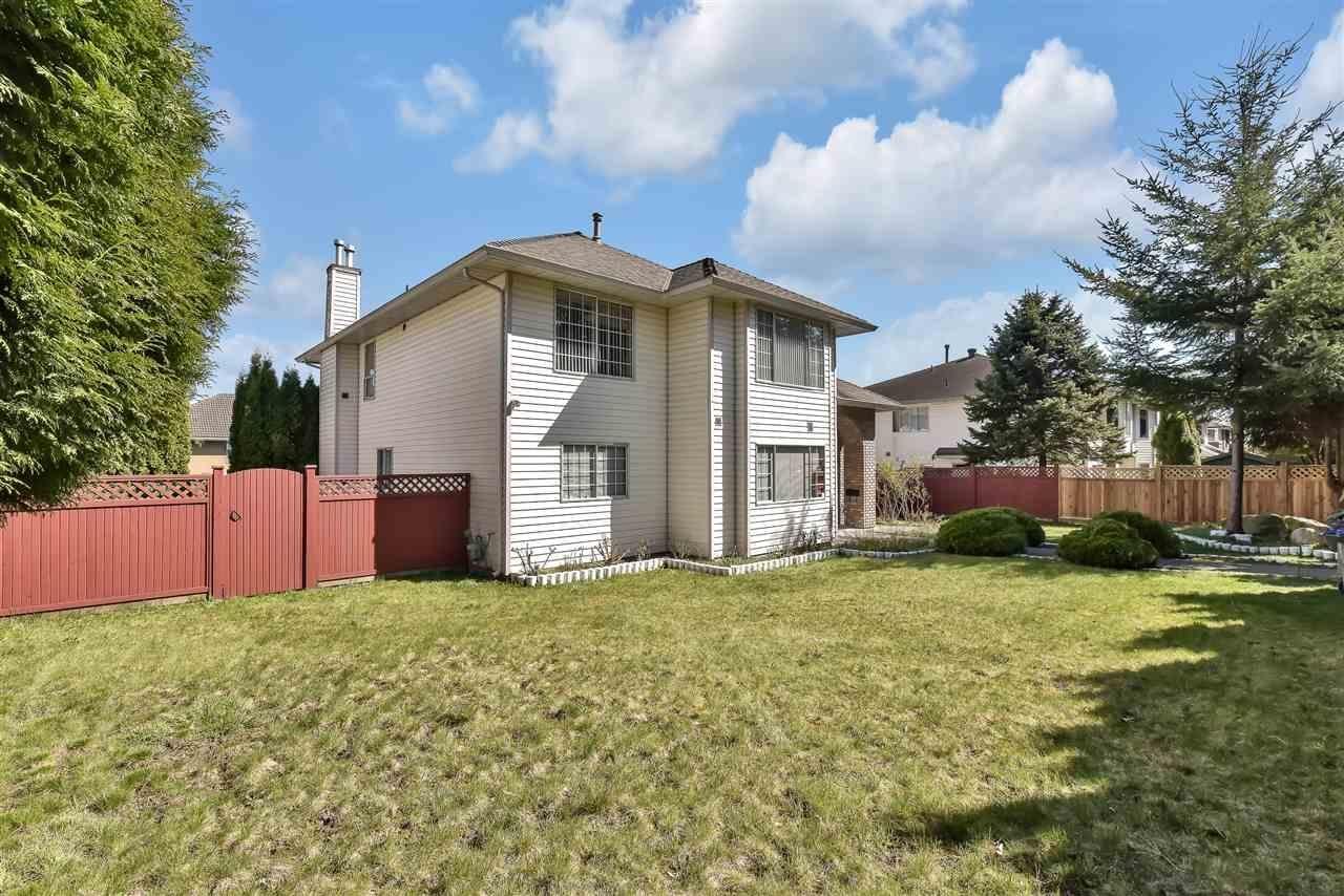 9256 152 Street, Surrey, British Columbia  V3R 4G2 - Photo 2 - R3148936