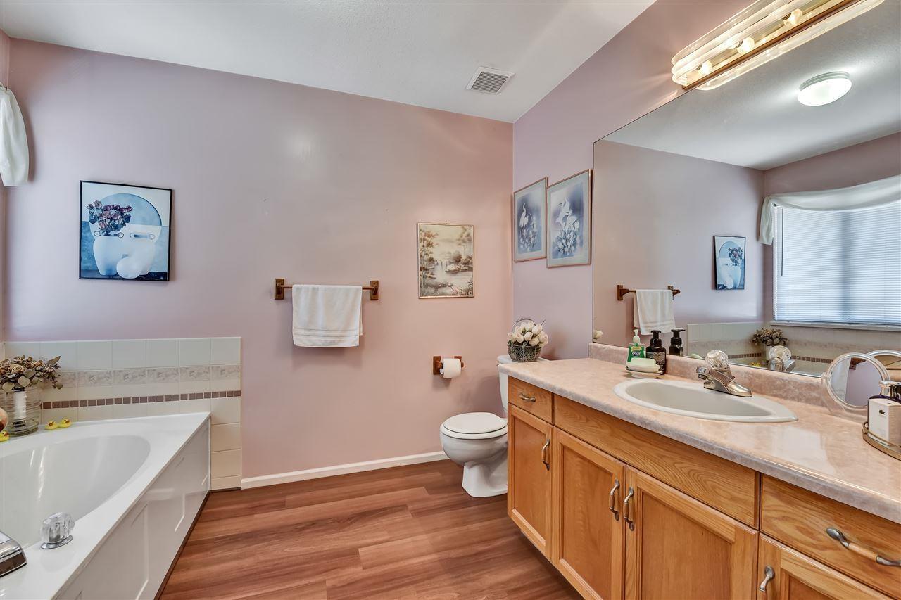 9256 152 Street, Surrey, British Columbia  V3R 4G2 - Photo 12 - R3148936